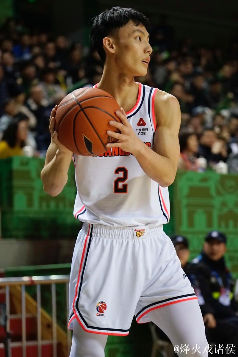 徐杰32+7+9广东不敌四川 原帅20分山西胜宁波 徐杰32+7+9广东不敌四川 原帅20分山西胜宁波