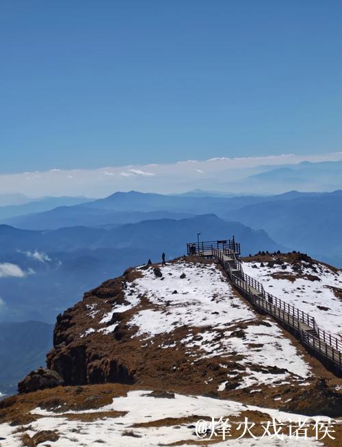 云南昆明：北纬26°罕见雪山打造雪域旅游新体验